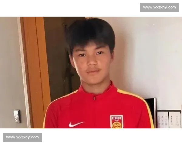 15 岁中国小将刘凯源:三年内冲击黄潜 B 队,剑指五大联赛 15 岁中国小将刘凯源:三年内冲击黄潜 B 队,剑指五大联赛
