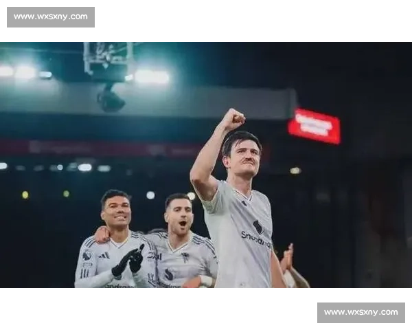 马奎尔亲授队长袖标:B 费是滕哈格钦点领袖,更衣室全票支持