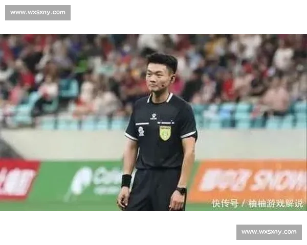 苏超 “微笑裁判” 陆爽火出圈！温柔执法化解冲突，网友：比进球还治愈